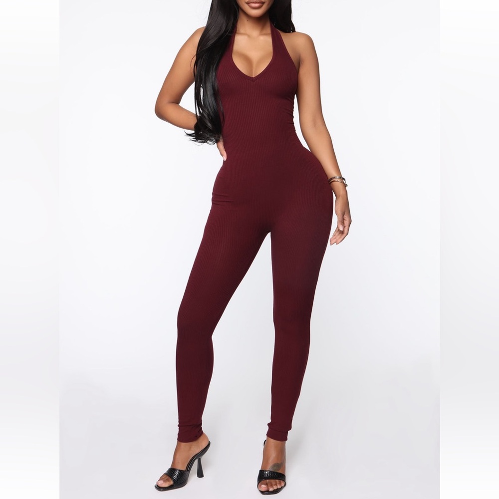 ✨NEW✨ Burgundy ribbed jumpsuit - Large